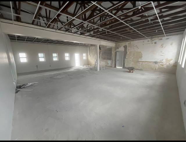 301M² WAREHOUSE TO LET IN NDABENI